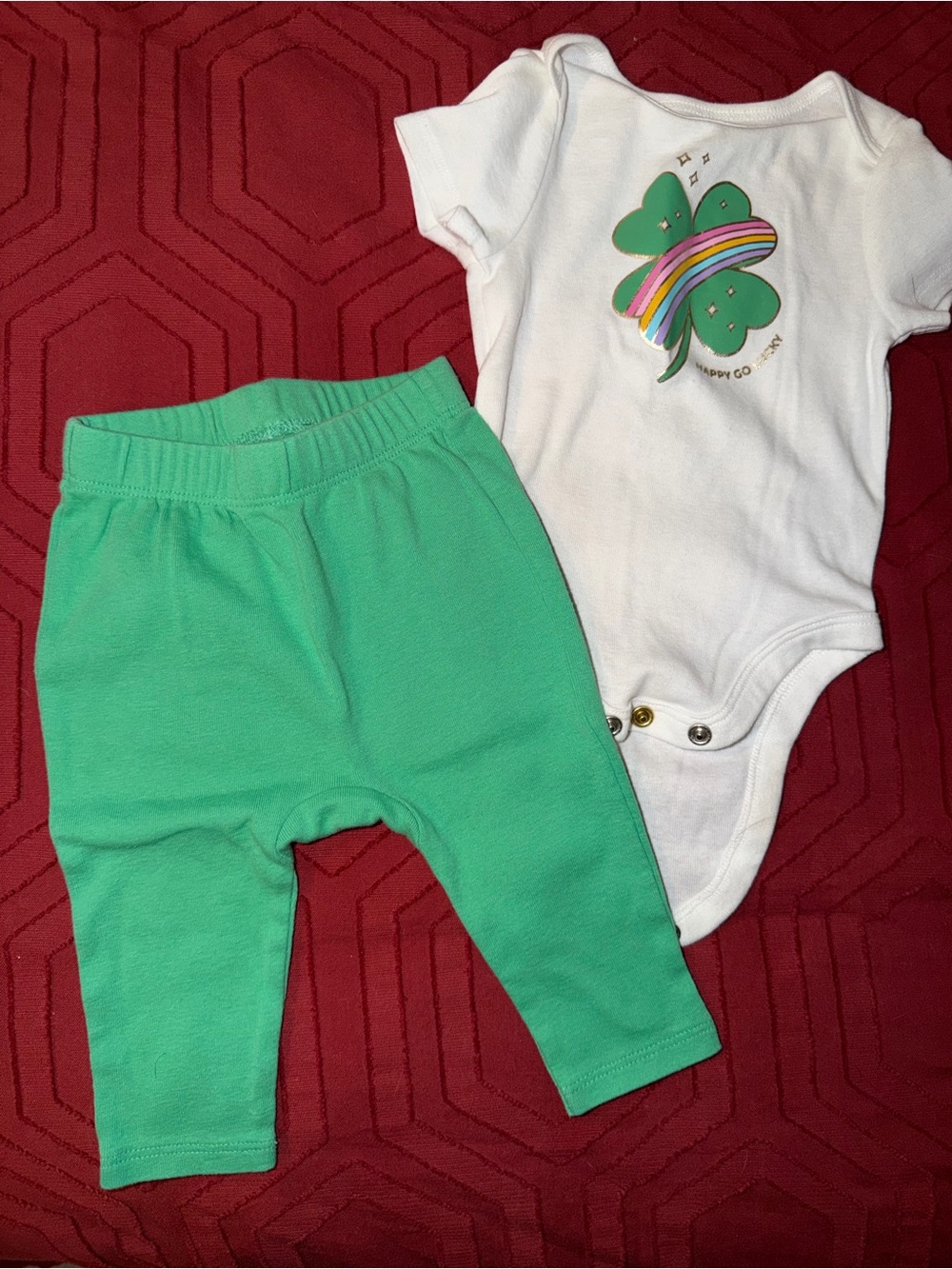 Green Baby Leggings with White Clover Bodysuit- st Patrick’s day outfit